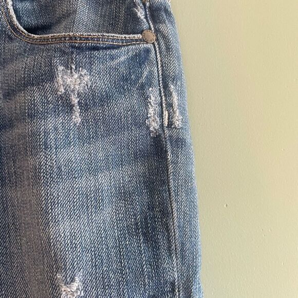 Paige Cutoff Jean Shorts - Picture 6 of 9